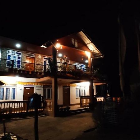 Tibet Homestay Rishop Exteriör bild