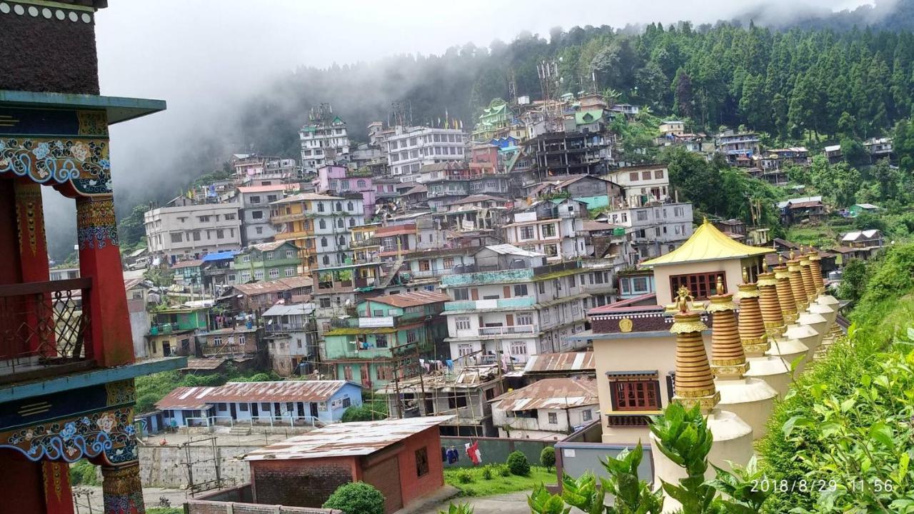 Tibet Homestay Rishop Exteriör bild