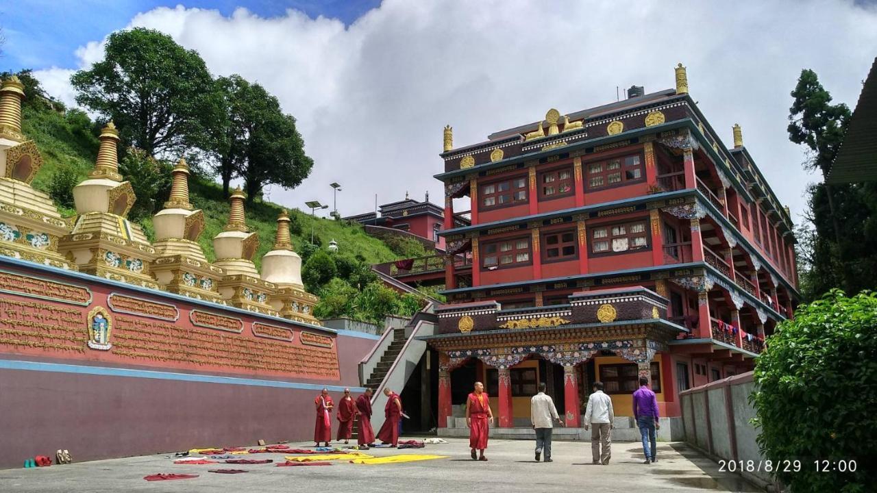 Tibet Homestay Rishop Exteriör bild