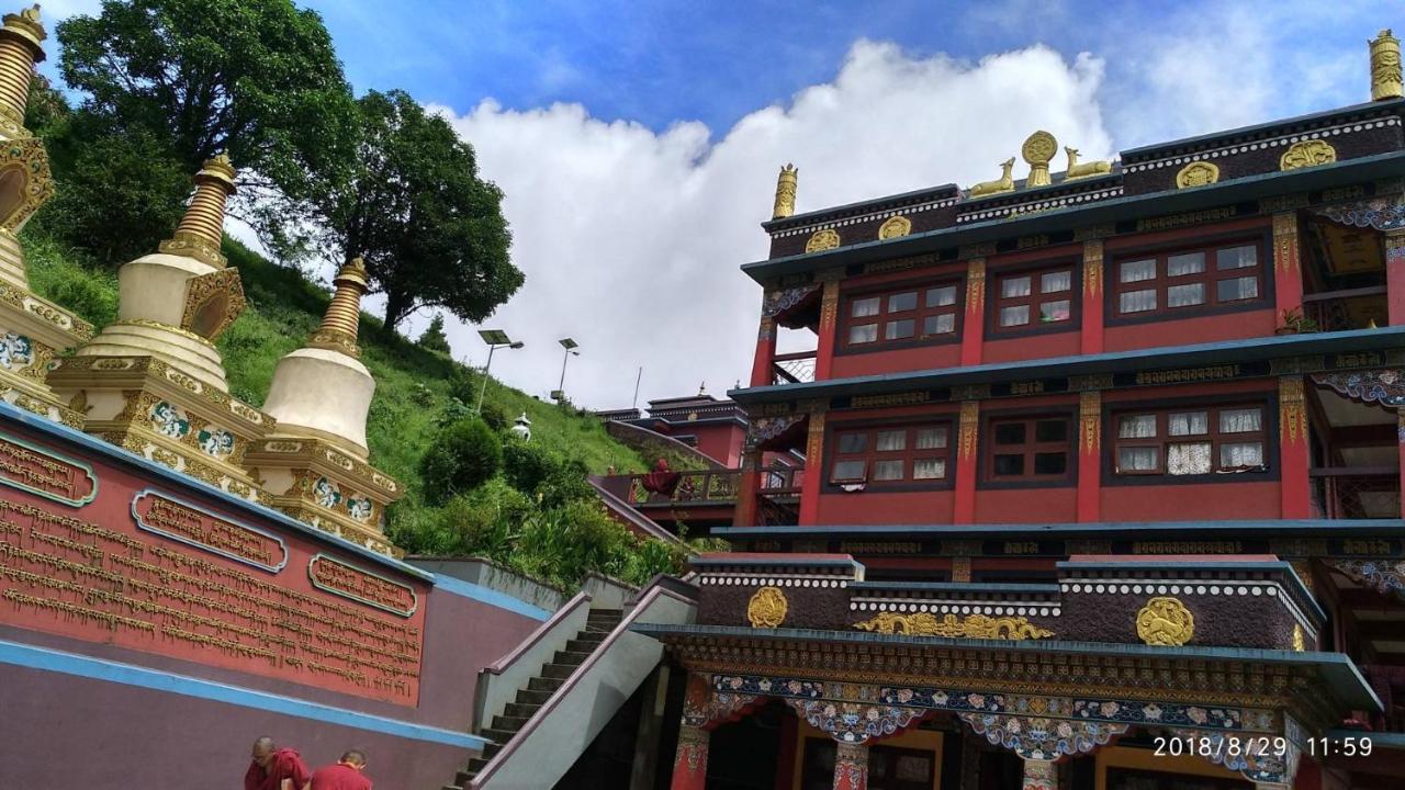 Tibet Homestay Rishop Exteriör bild