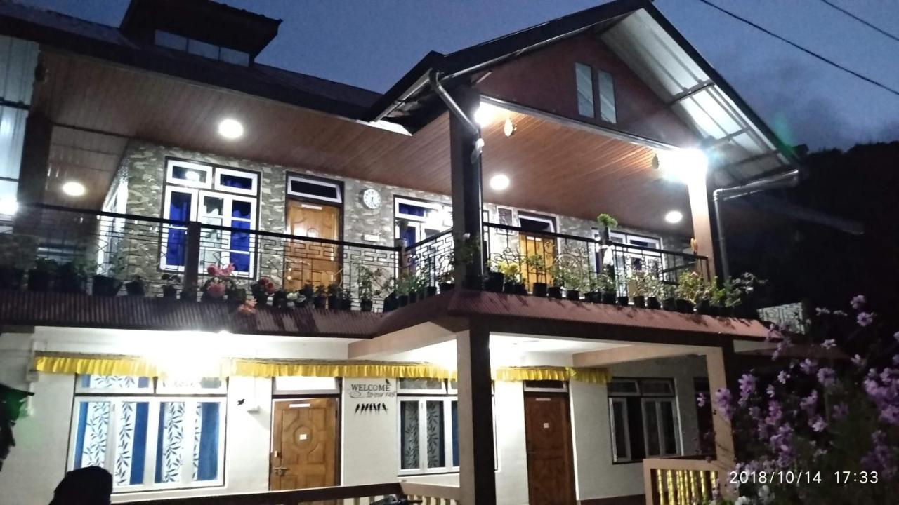 Tibet Homestay Rishop Exteriör bild