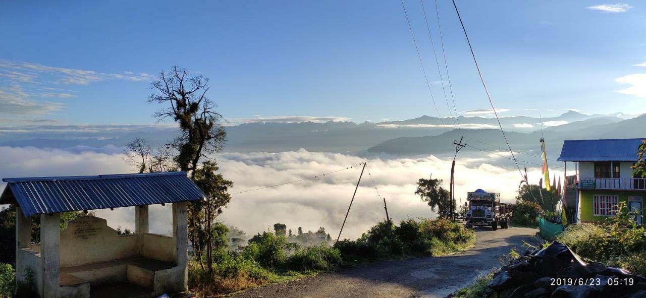 Tibet Homestay Rishop Exteriör bild