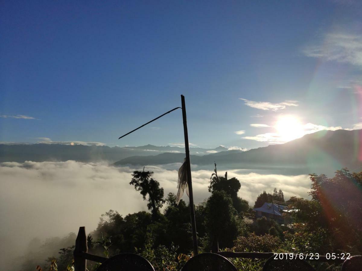 Tibet Homestay Rishop Exteriör bild