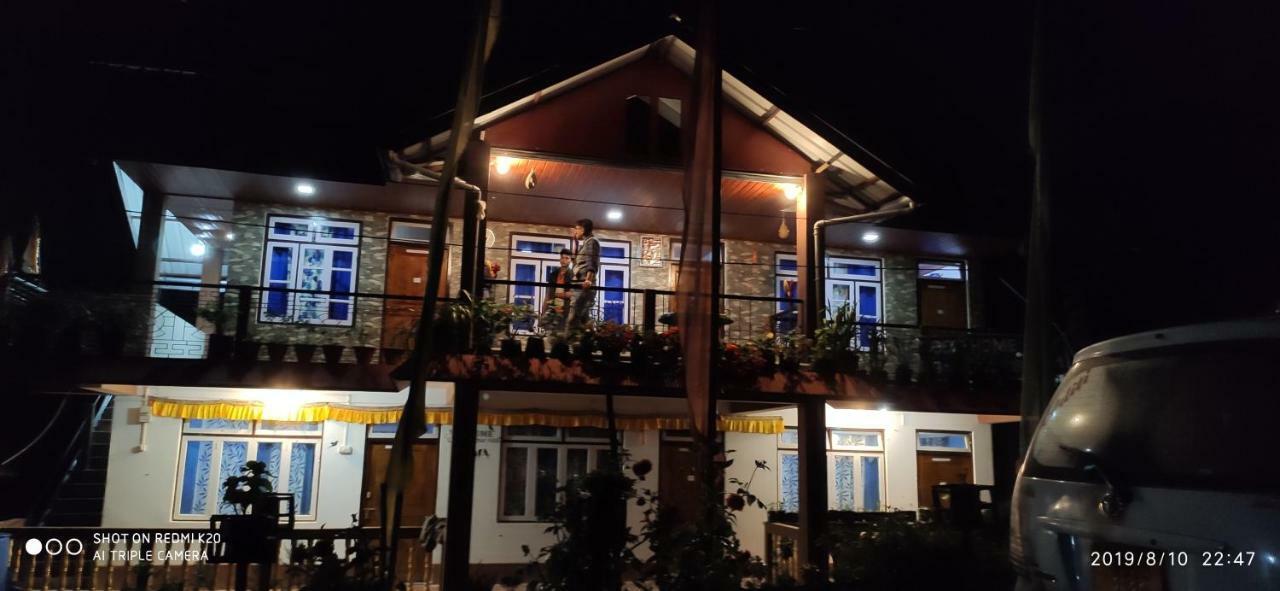 Tibet Homestay Rishop Exteriör bild
