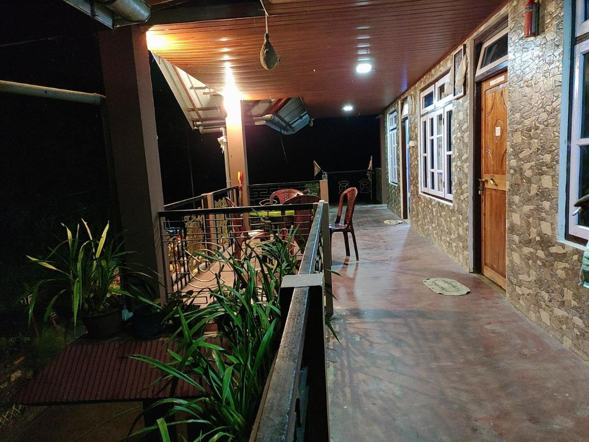 Tibet Homestay Rishop Exteriör bild